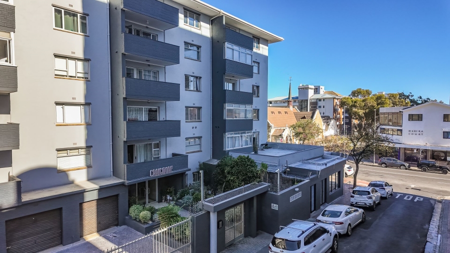 3 Bedroom Property for Sale in Sea Point Western Cape